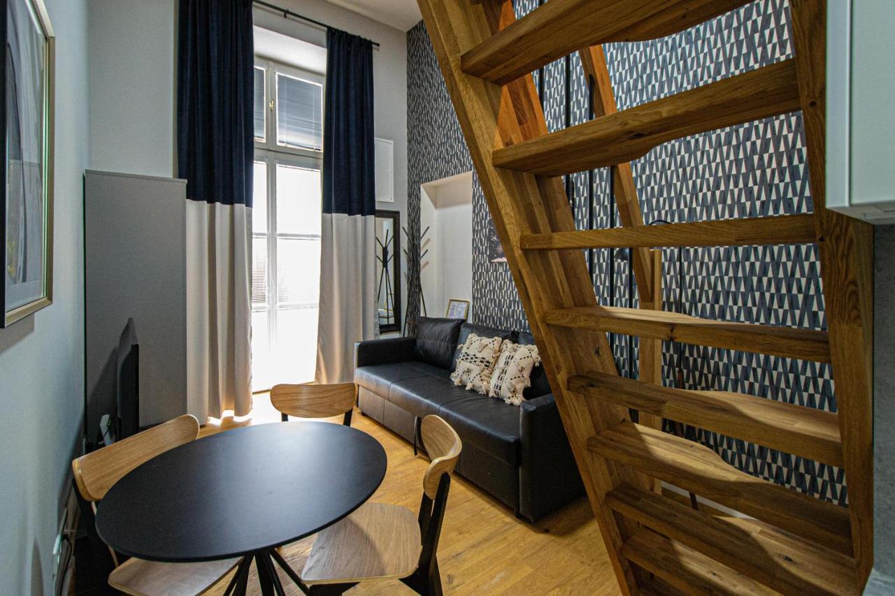 Main Train Station Apartment Close To The The Main Square! Praga Exterior foto